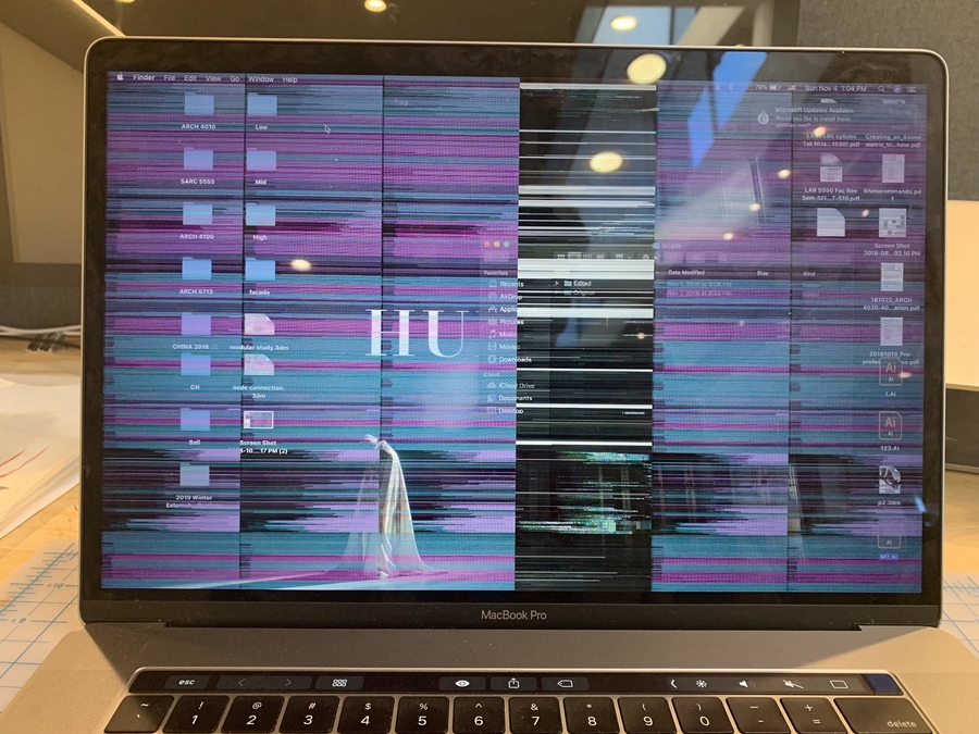 ciemnoniebieskie migotanie ekranu Macbooka